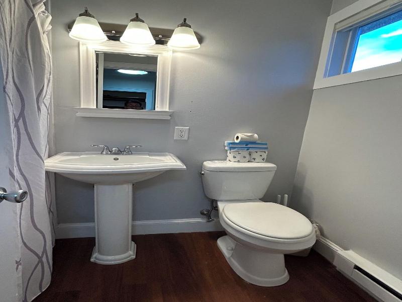 Island Inn image