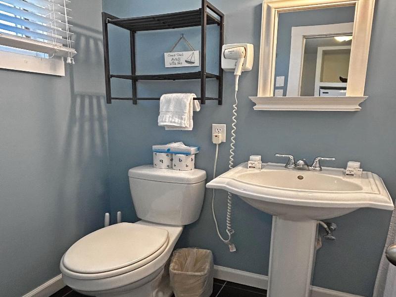 Island Inn image