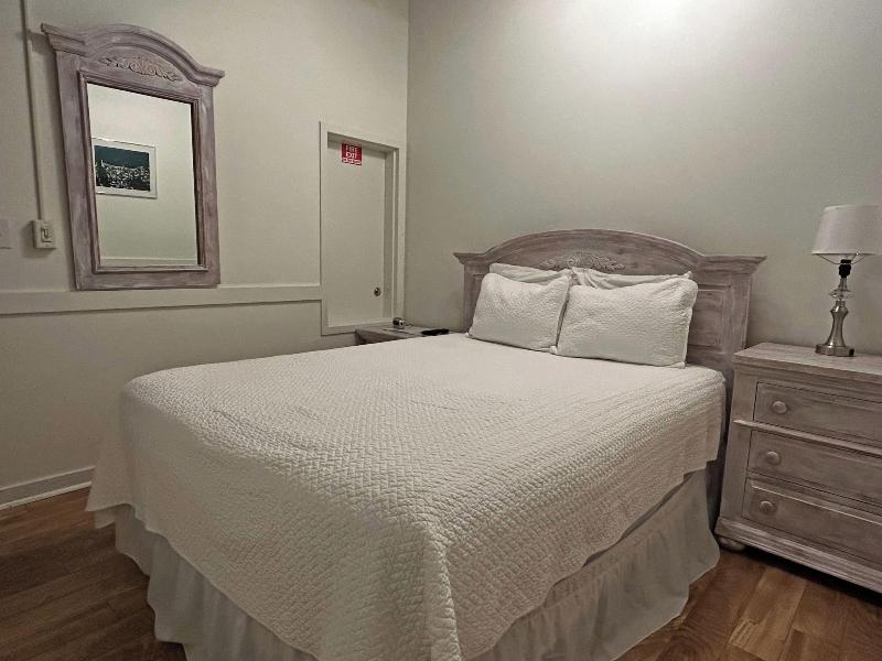 Island Inn image