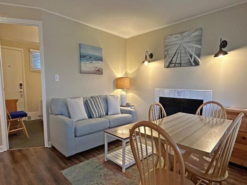 Island Inn image
