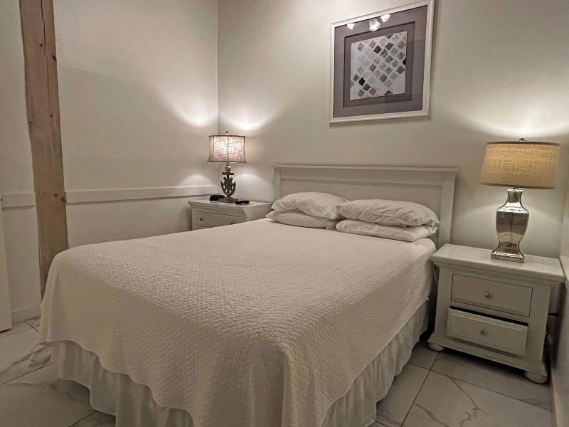 Island Inn image