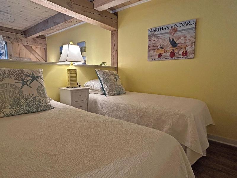 Island Inn image