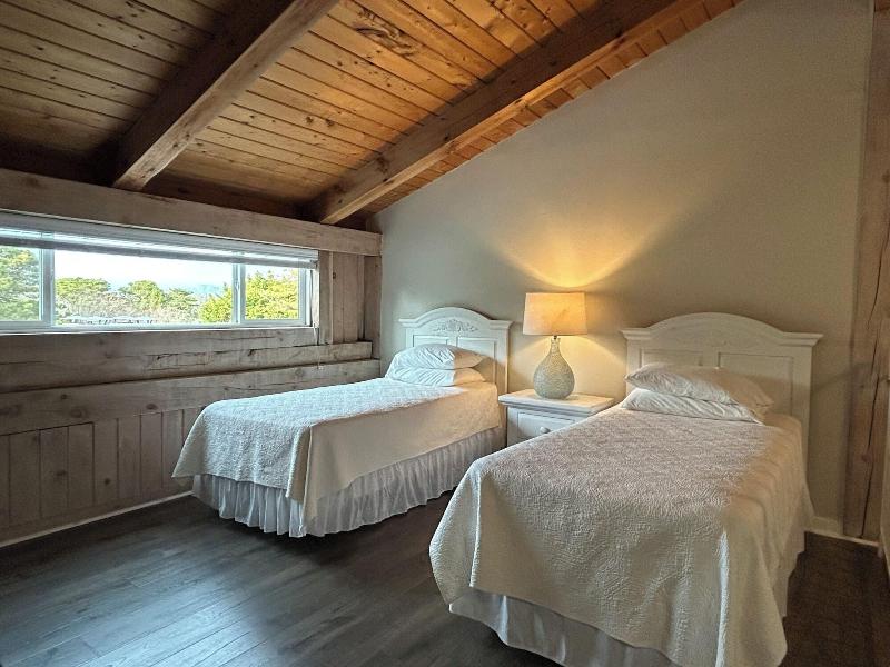 Island Inn image