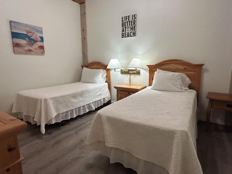 Island Inn image