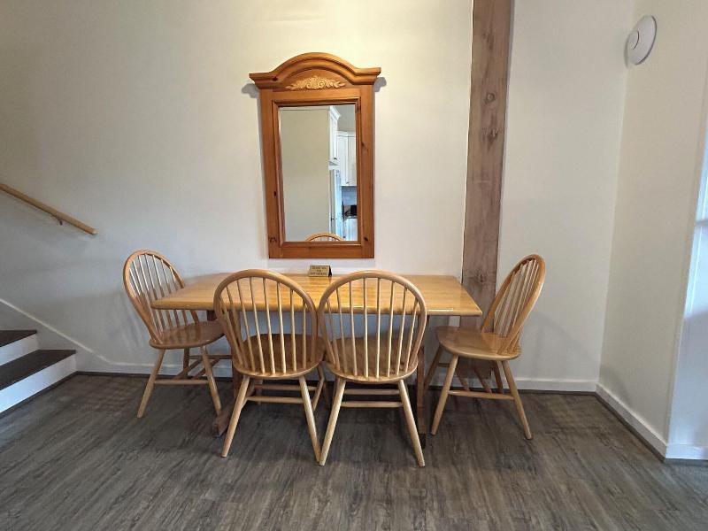 Island Inn image