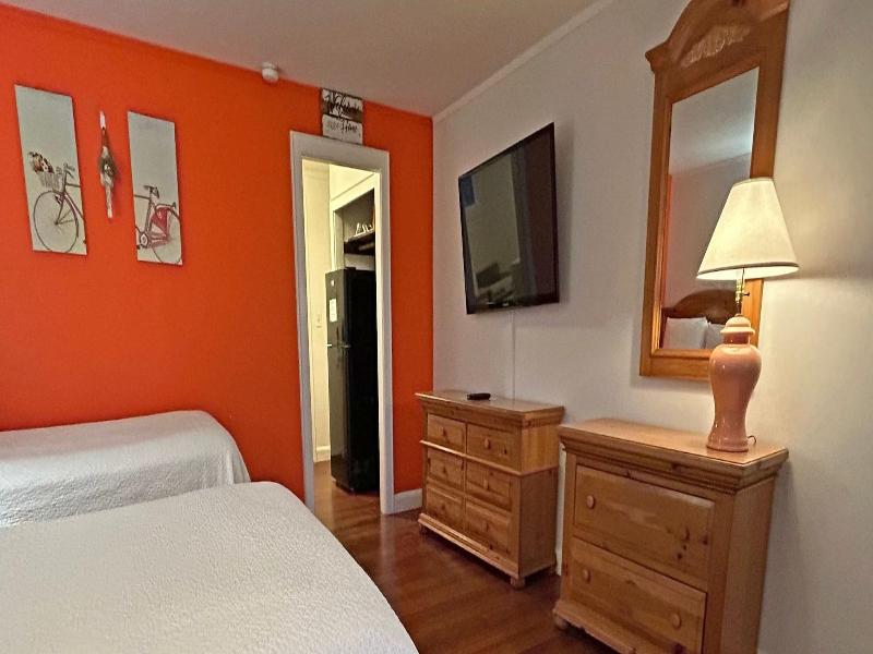 Island Inn image