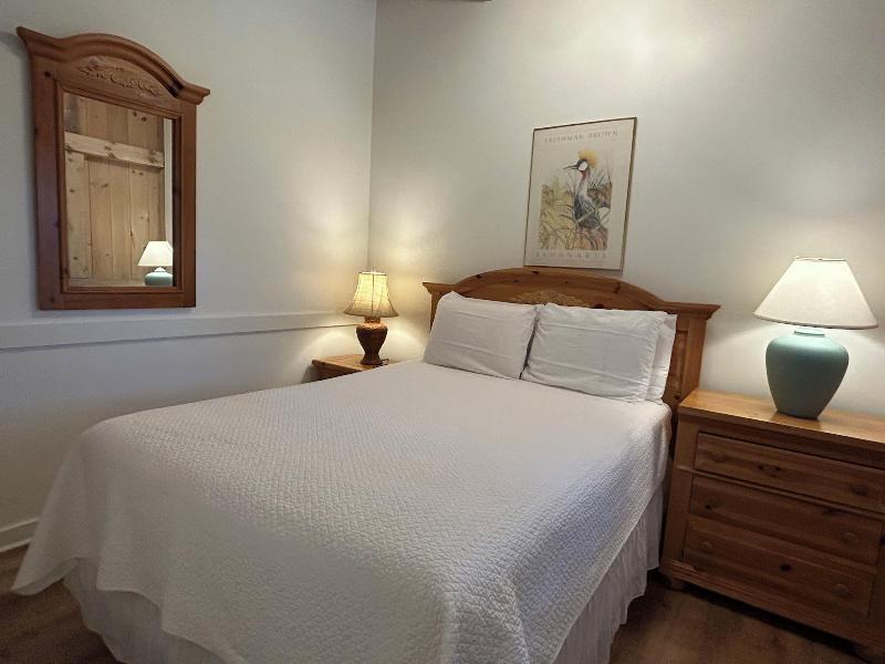 Island Inn image