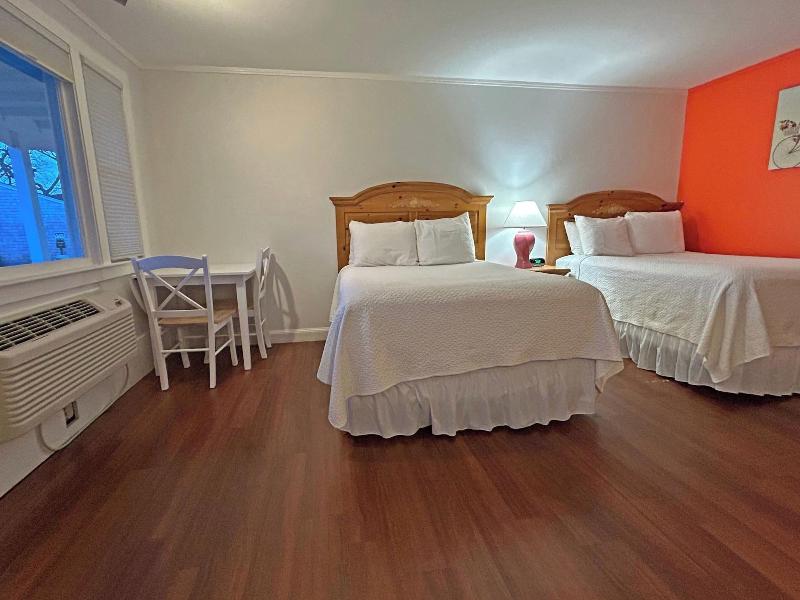 Island Inn image