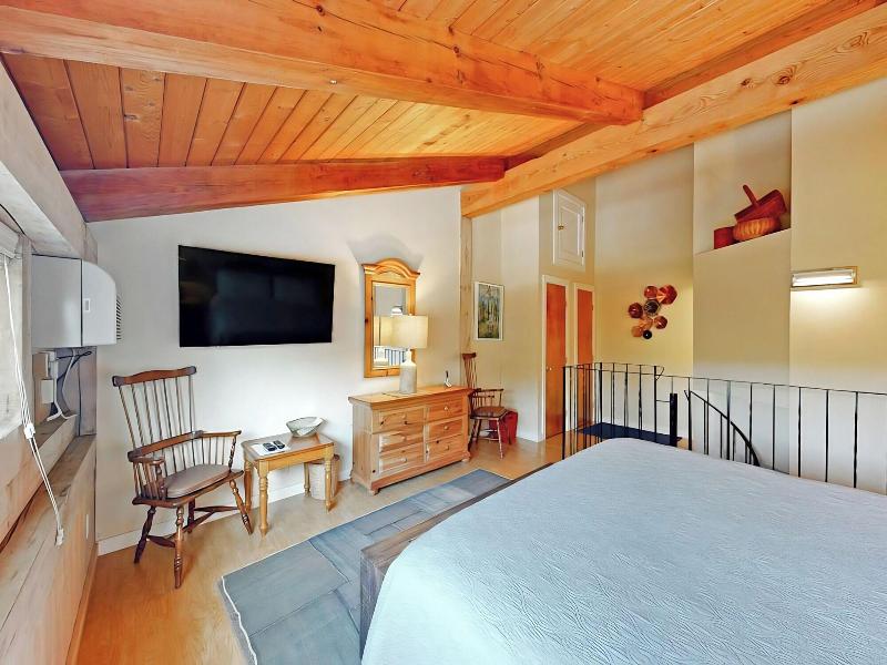 Island Inn image