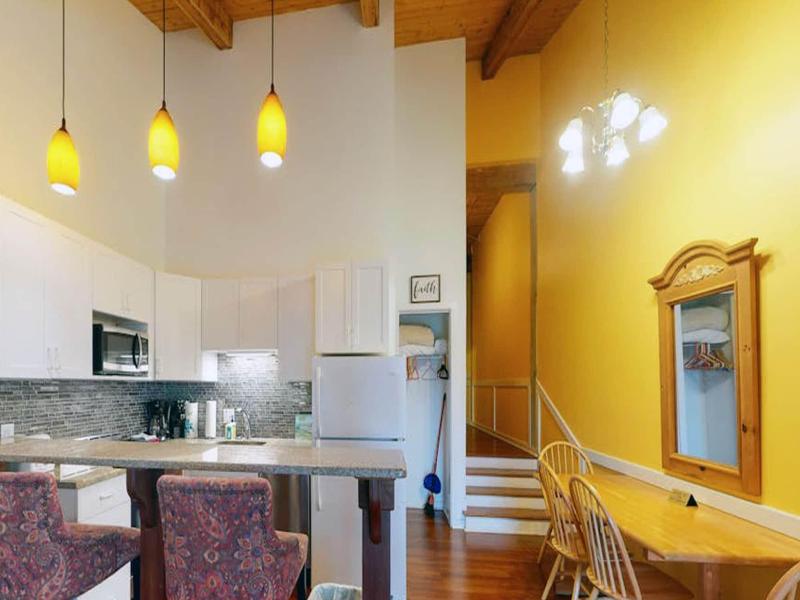 Island Inn image