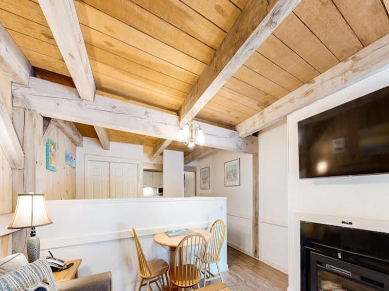 Island Inn image