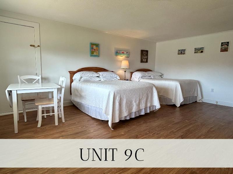 Island Inn image