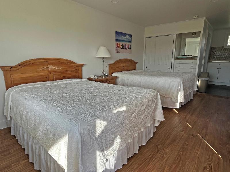 Island Inn image