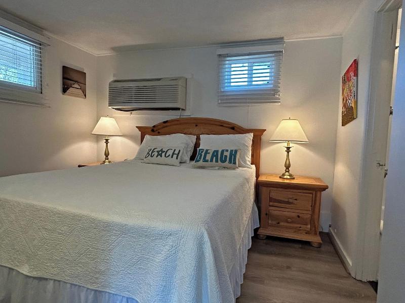 Island Inn image
