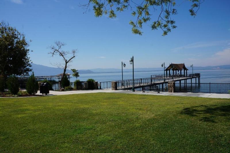Lakeview Inn image
