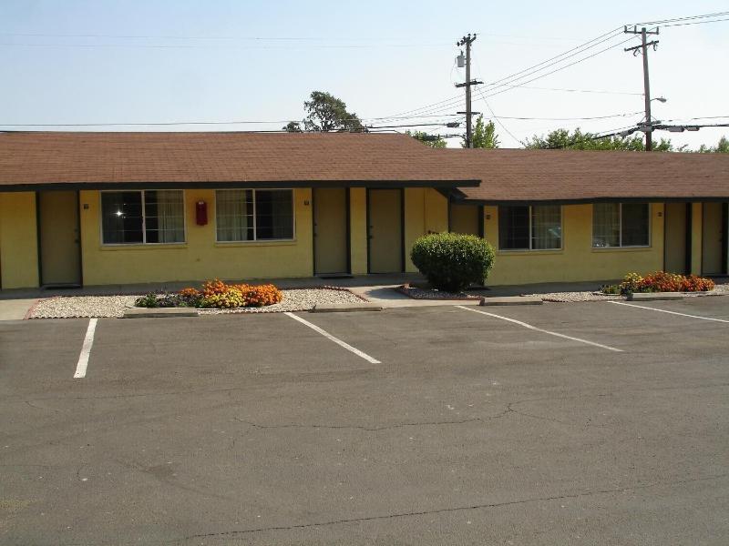 Lakeview Inn image