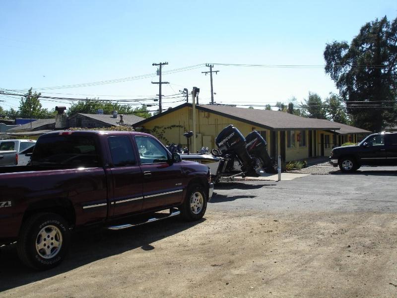 Lakeview Inn image