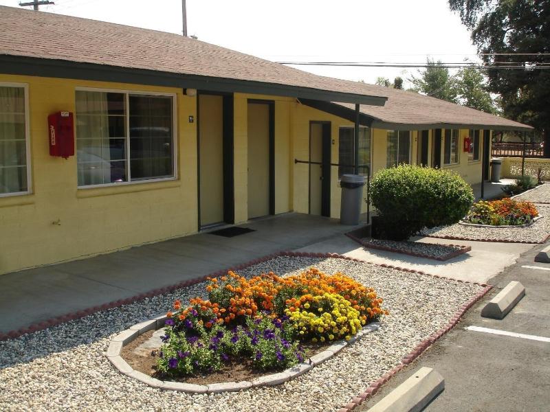 Lakeview Inn image