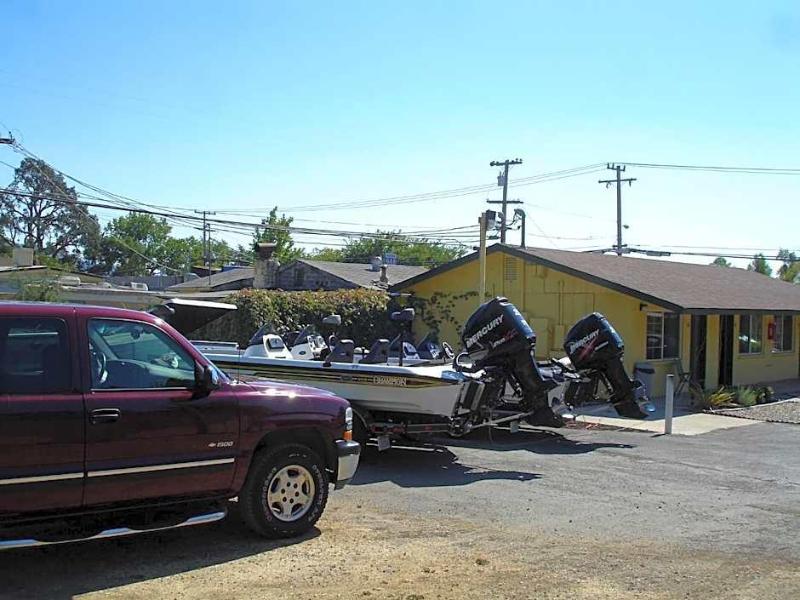 Lakeview Inn image