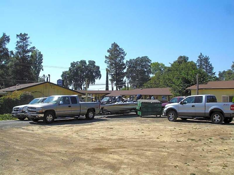 Lakeview Inn image