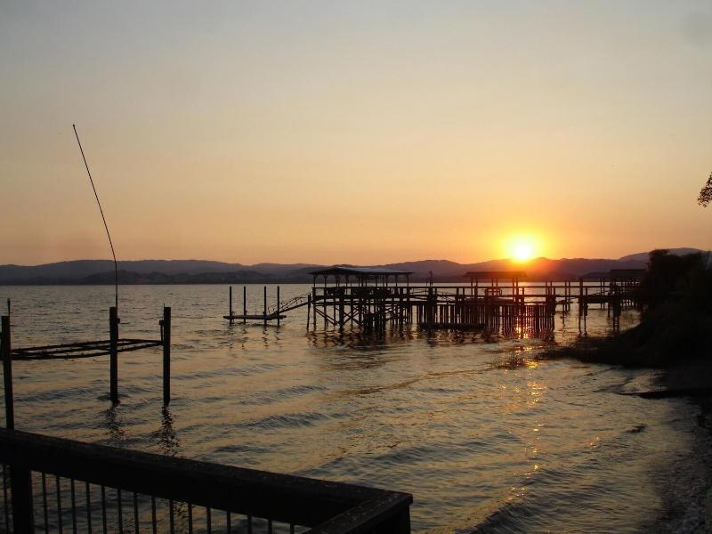 Lakeview Inn image