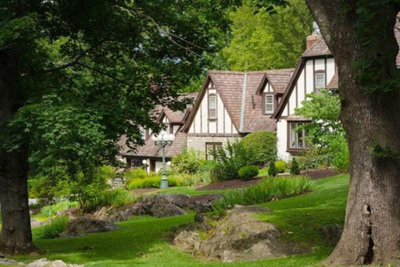 Hillbrook Inn image