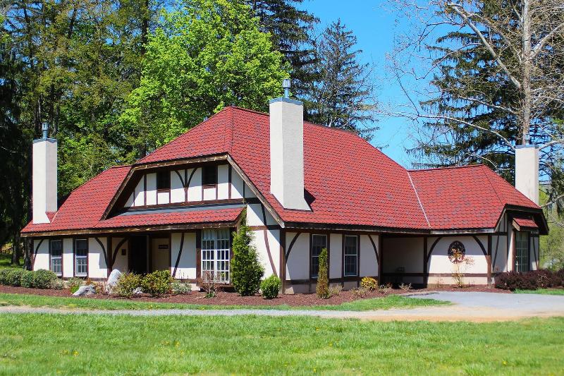 Hillbrook Inn image
