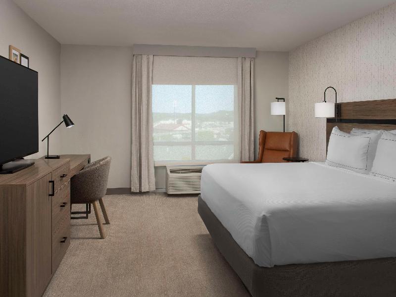 Doubletree by Hilton Chattanooga Hamilton Place image