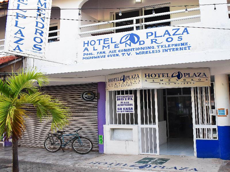 Hotel Plaza Almendros, Isla Mujeres image