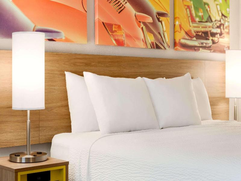 Hotel Bo, Days Inn by Wyndham Chattanooga Downtown image