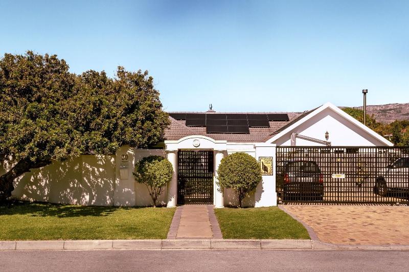 Dongola House image