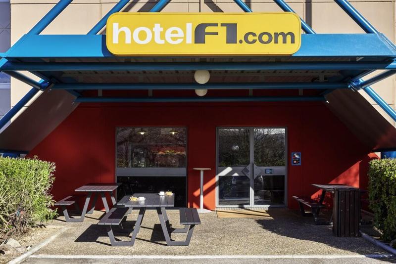 HotelF1 Calais Coquelles image