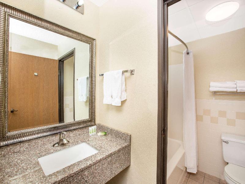 AmericInn by Wyndham Lincoln North image