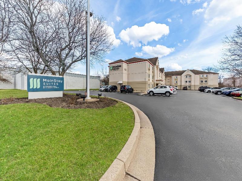MainStay Suites Cincinnati Blue Ash image