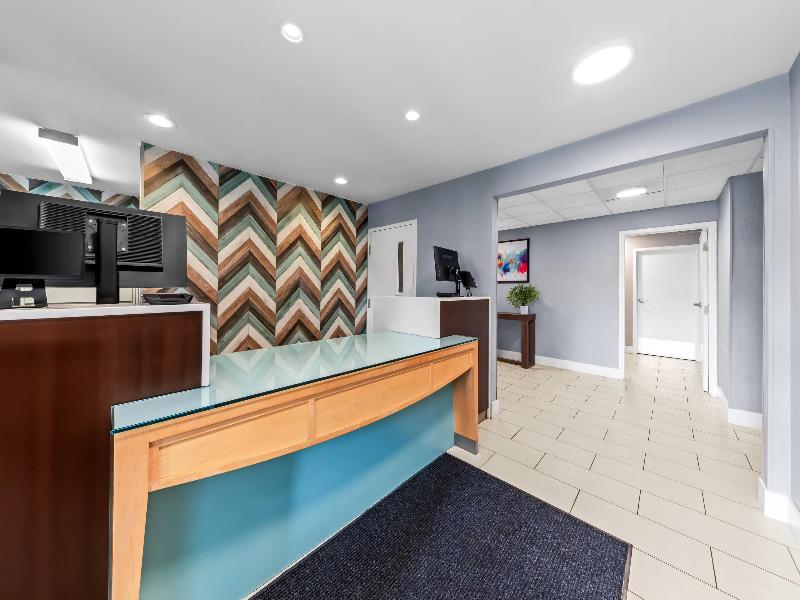 MainStay Suites Cincinnati Blue Ash image