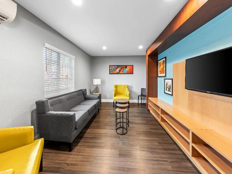 MainStay Suites Cincinnati Blue Ash image