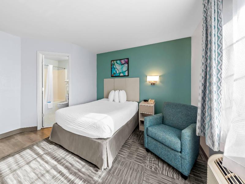 MainStay Suites Cincinnati Blue Ash image
