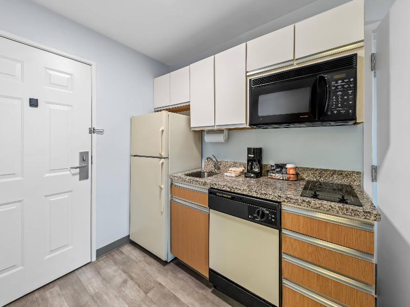 MainStay Suites Cincinnati Blue Ash image