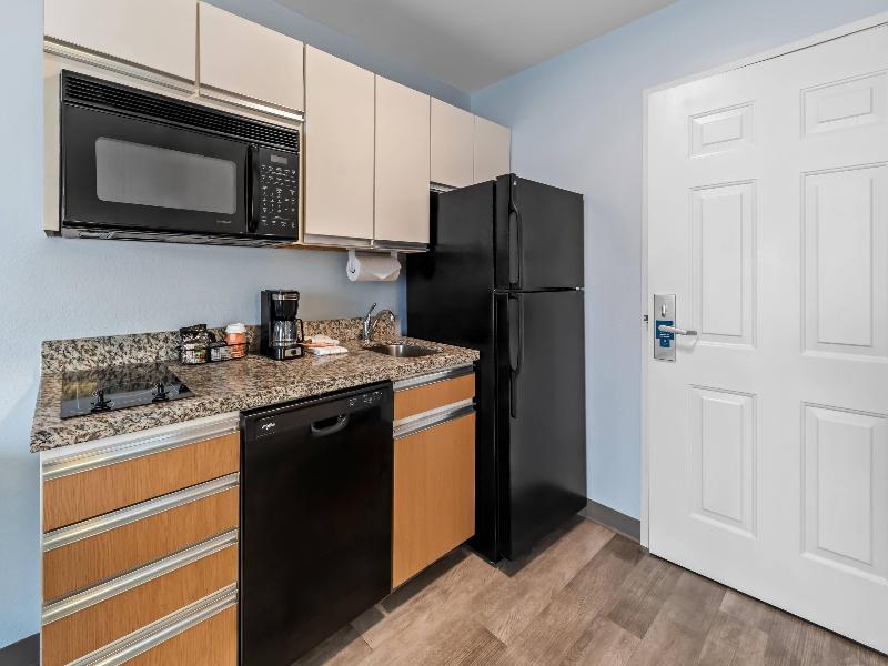 MainStay Suites Cincinnati Blue Ash image
