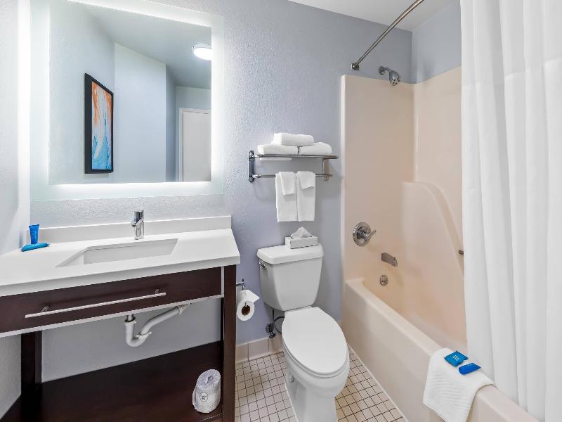 MainStay Suites Cincinnati Blue Ash image