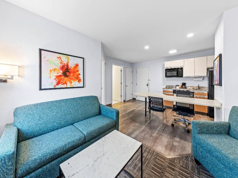 MainStay Suites Cincinnati Blue Ash image