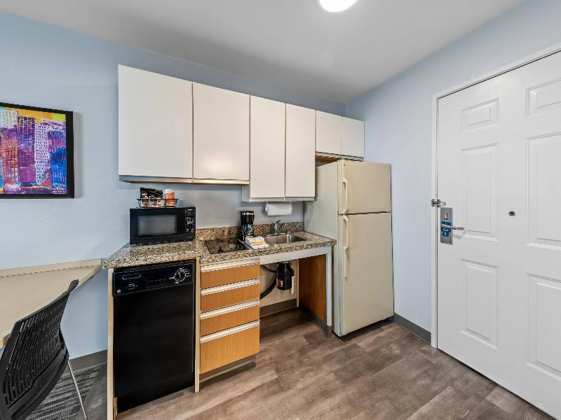 MainStay Suites Cincinnati Blue Ash image