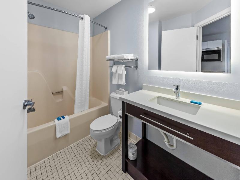 MainStay Suites Cincinnati Blue Ash image