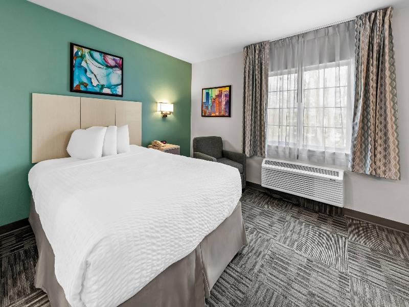 MainStay Suites Cincinnati Blue Ash image