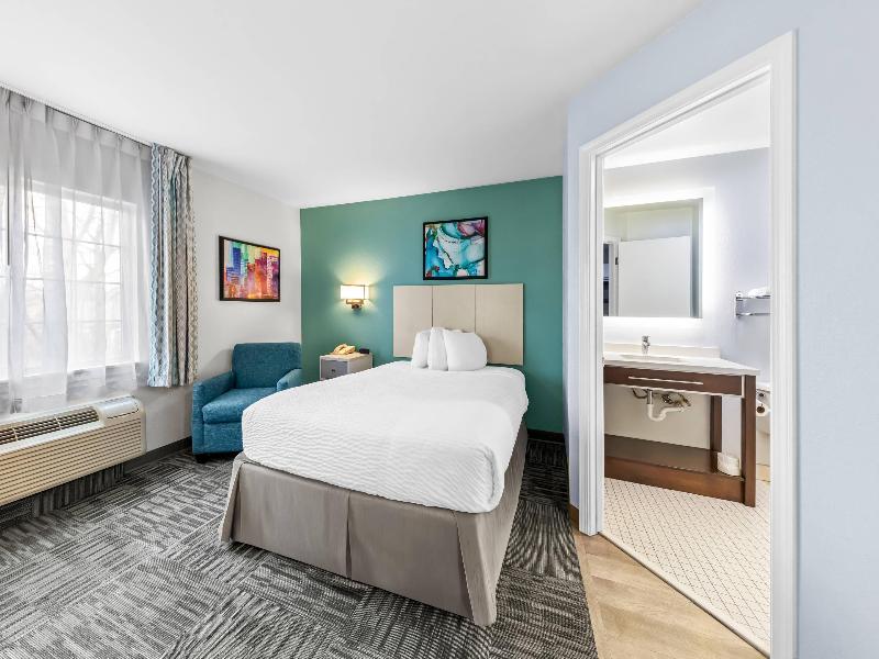 MainStay Suites Cincinnati Blue Ash image