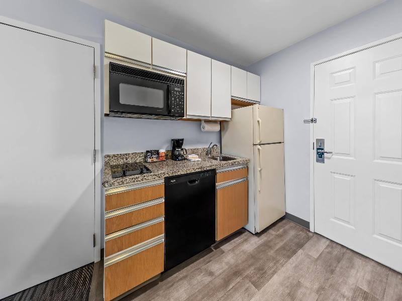 MainStay Suites Cincinnati Blue Ash image