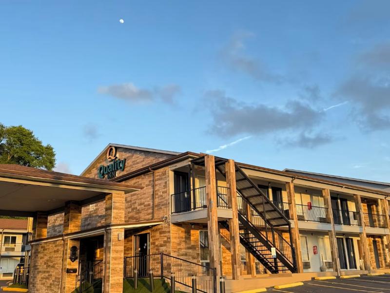 Opulent Oasis Motel Crestview