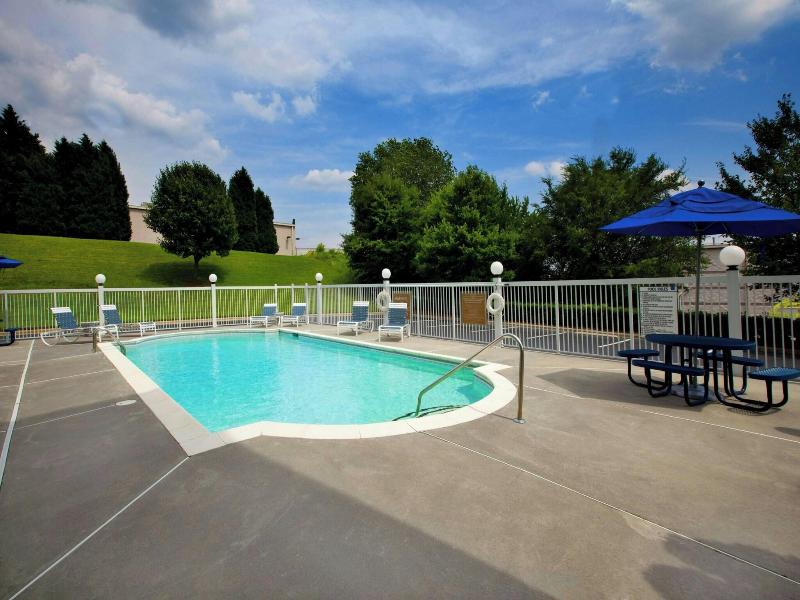 Four Points by Sheraton Charlotte - Pineville image