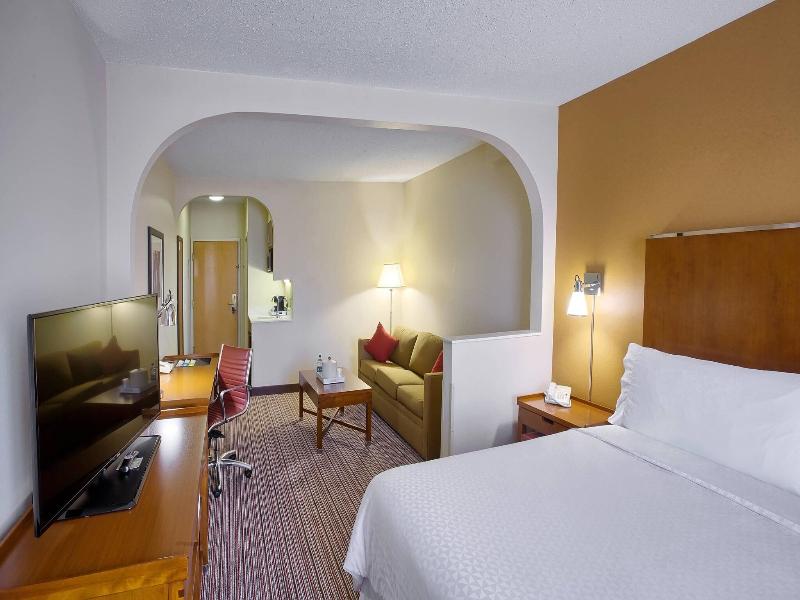 Four Points by Sheraton Charlotte - Pineville image