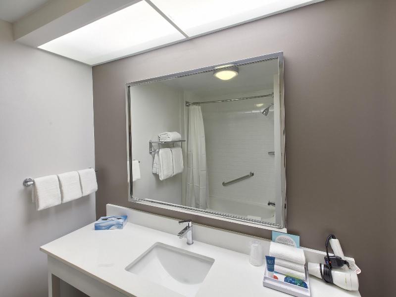 Four Points by Sheraton Charlotte - Pineville image